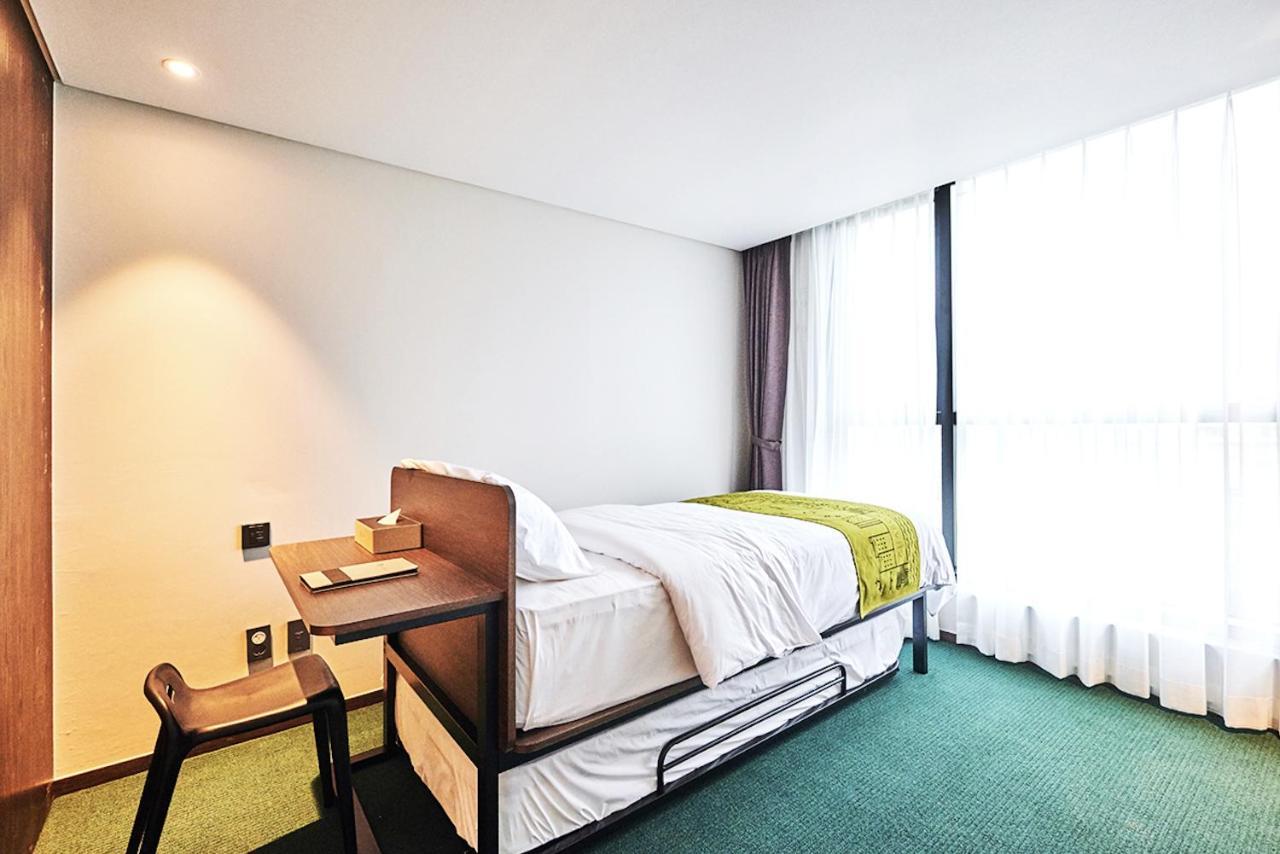 Jeju Pureun Hotel Seogwipo Extérieur photo